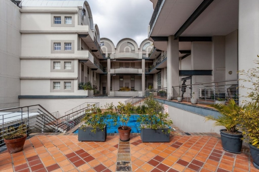 2 Bedroom Property for Sale in Cape Town City Centre Western Cape
